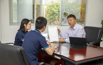 集工微故事丨洪昱斌：：：潜心钻研二十四载，匠心铸就“膜”之路