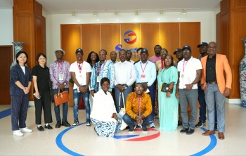 利比里亚政企研修班到访3868la银河总站 共探膜手艺相助新机缘